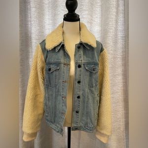 Jean jacket with fur arms